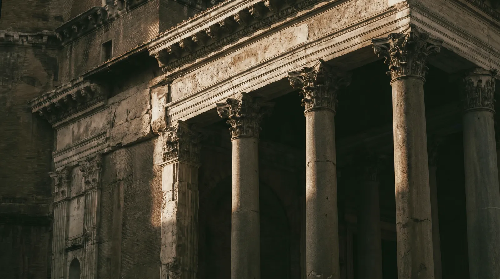 Classical Italian architecture columns